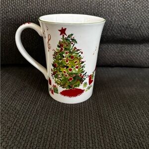 2 like new Lenox Holiday Mugs(bundled/ two gently used like new)